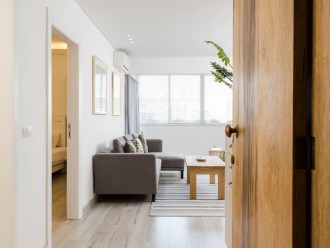Bright 1BD with Balcony